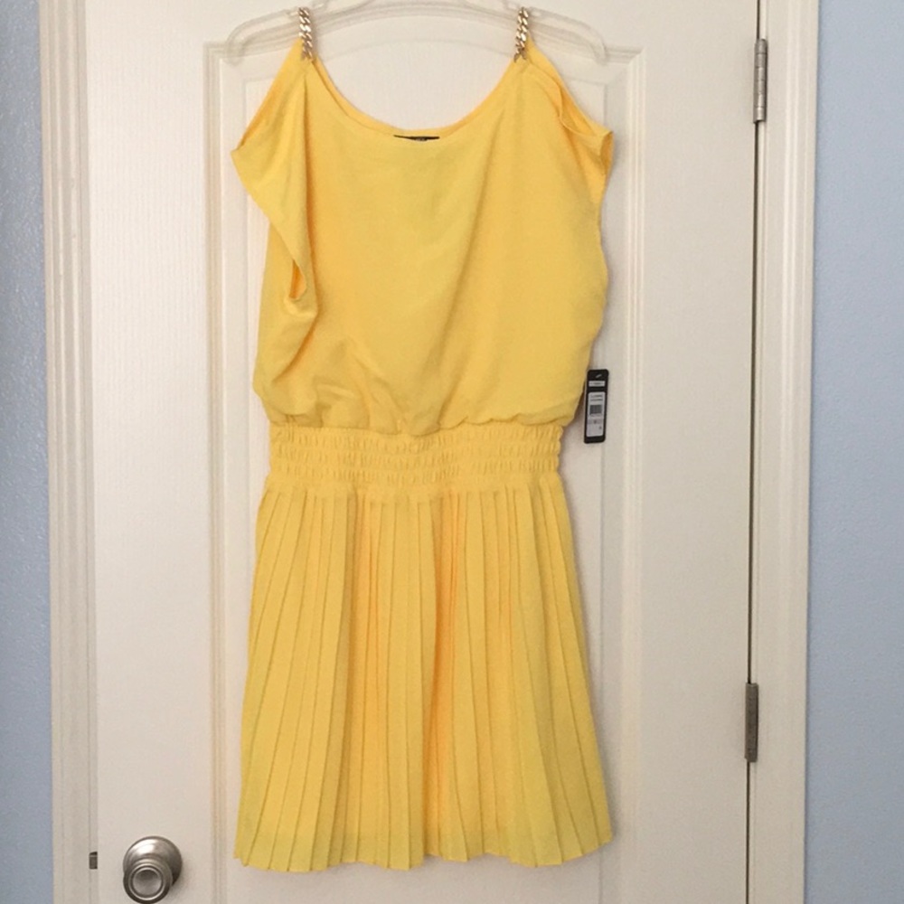 NWT Guess pleated with open shoulders - 6